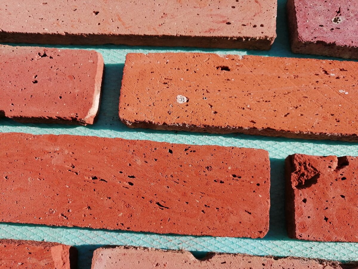 Rubové cihlové obkladové pásky typ D1 - 4