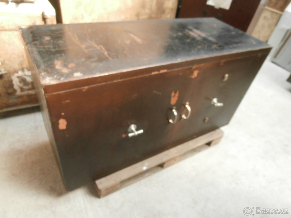 Trezor starý železobetonový zlatnický pult za 11.000 kč - 4