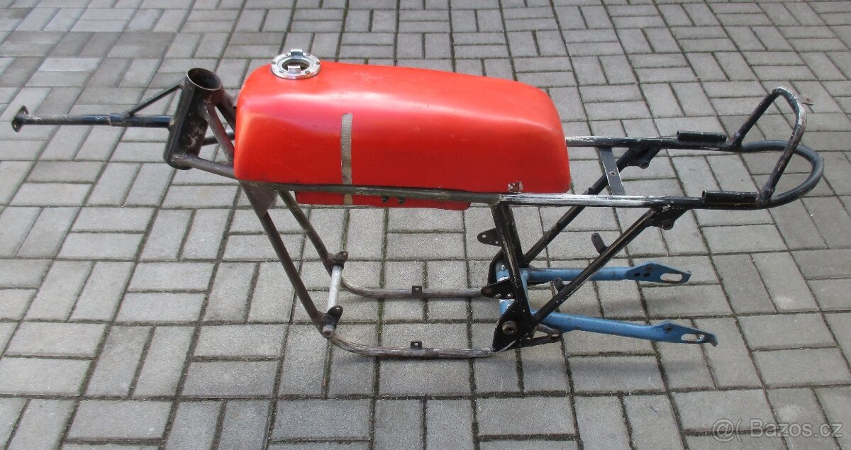 Silniční závodní motocykl Maico 125 - 4