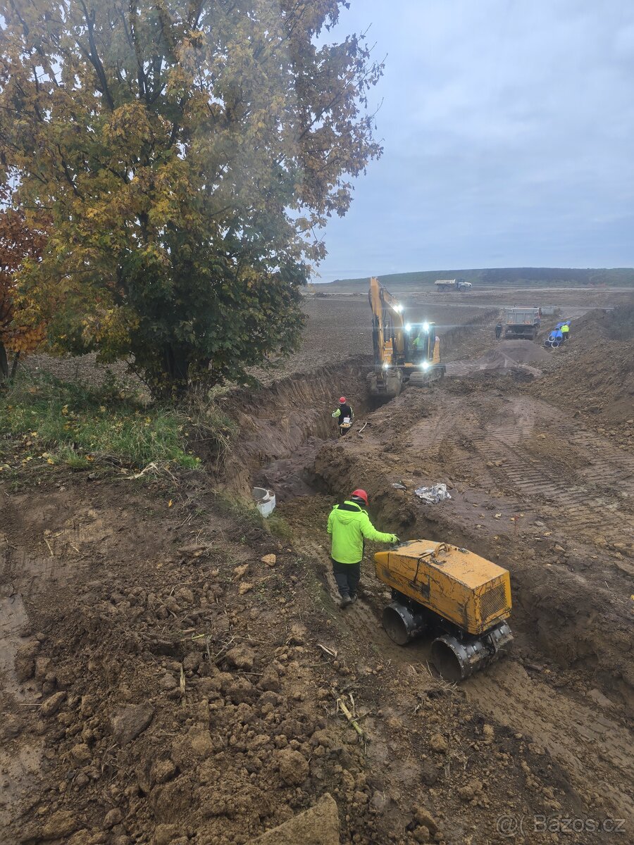 Pŕikopový vibračni válec jcb - 4