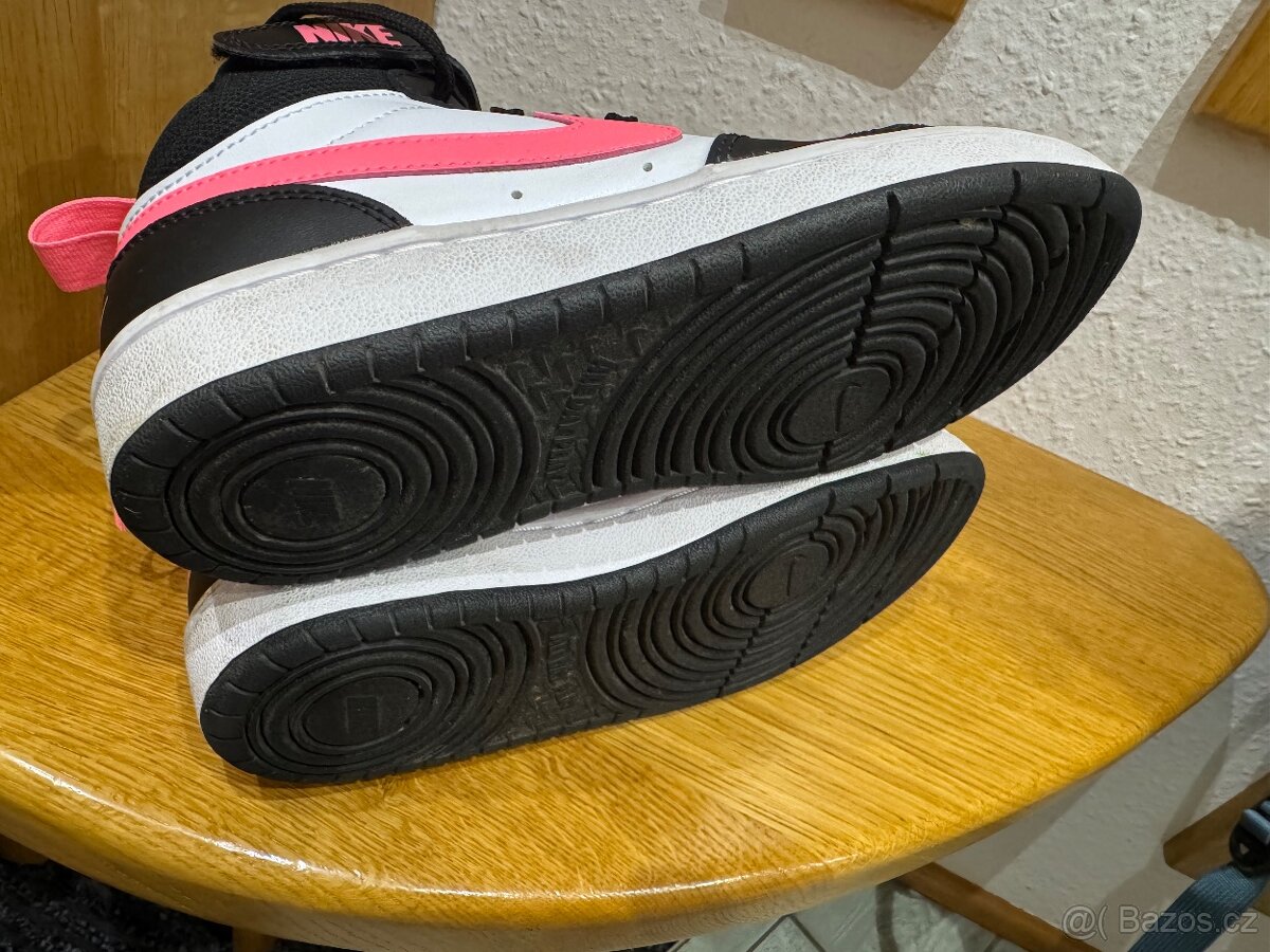 Prodám sportovní turistické boty Nike 36, QUECHUA 33 Geox 34 - 4