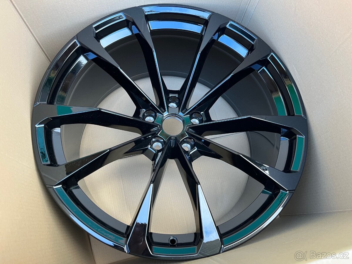 LAMBORGHINI URUS 23" Black, nové, originál - 4