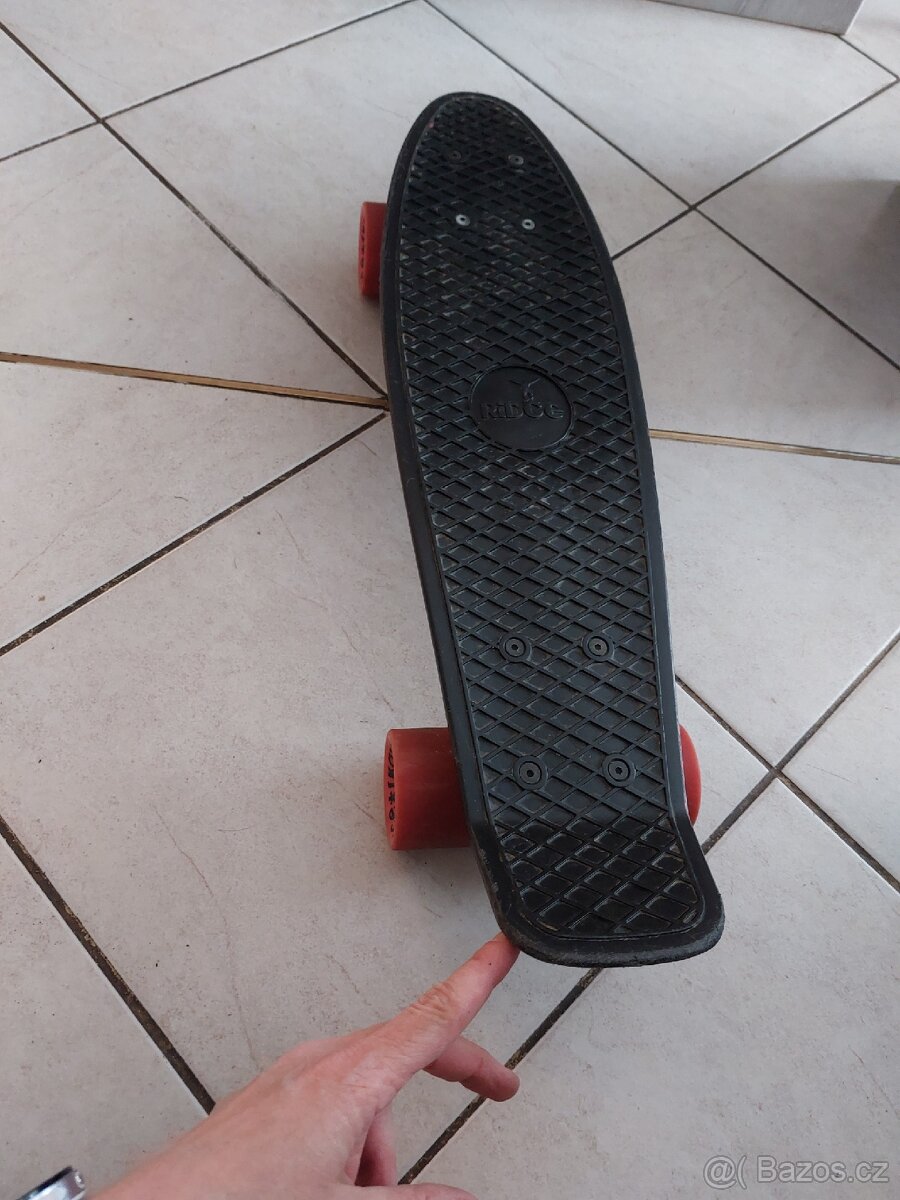 Skateboard-Ridge,zelený nebo červený - 4