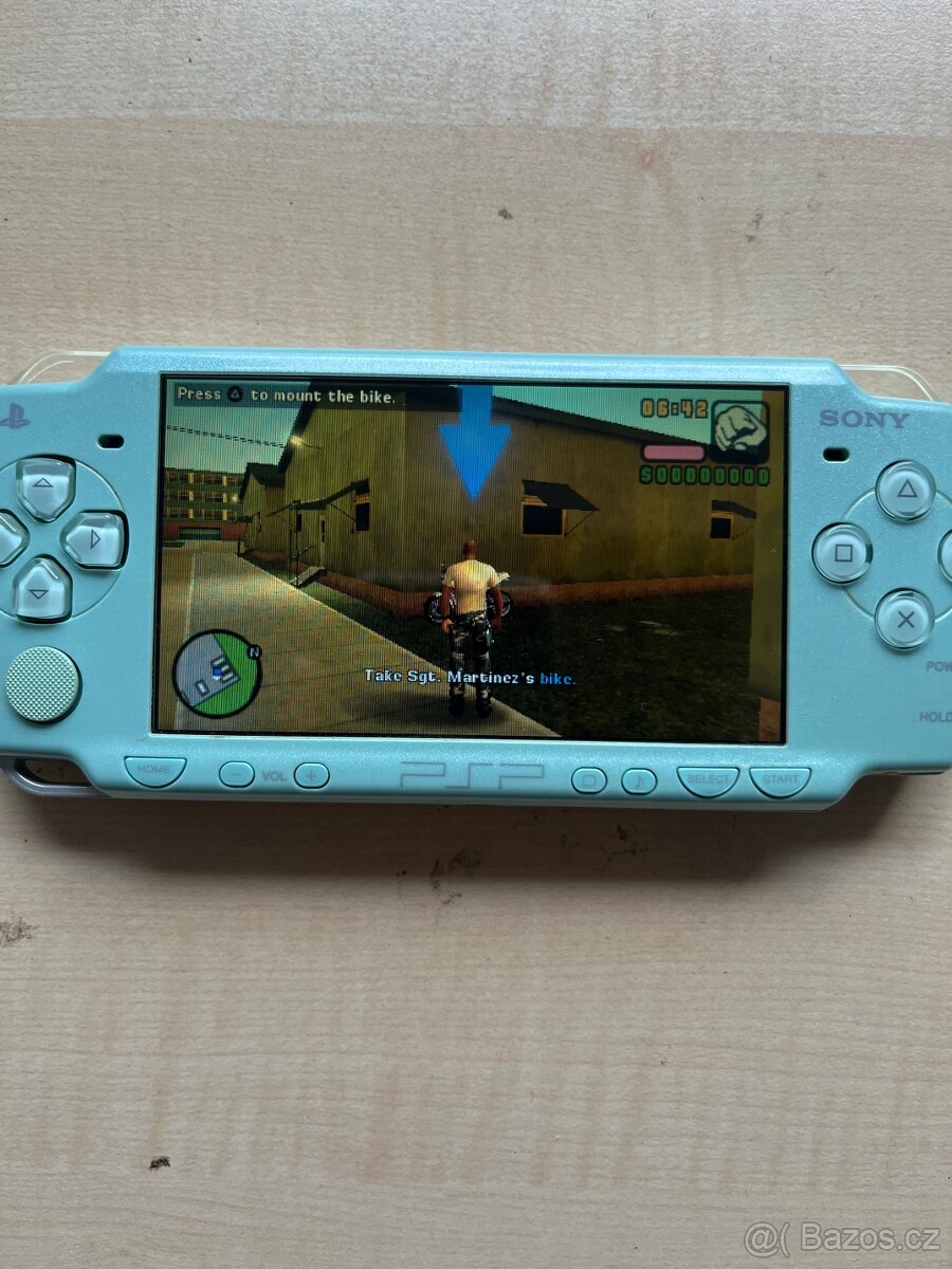 Sony PSP 2000 s 64GB kartou a hackem - 4