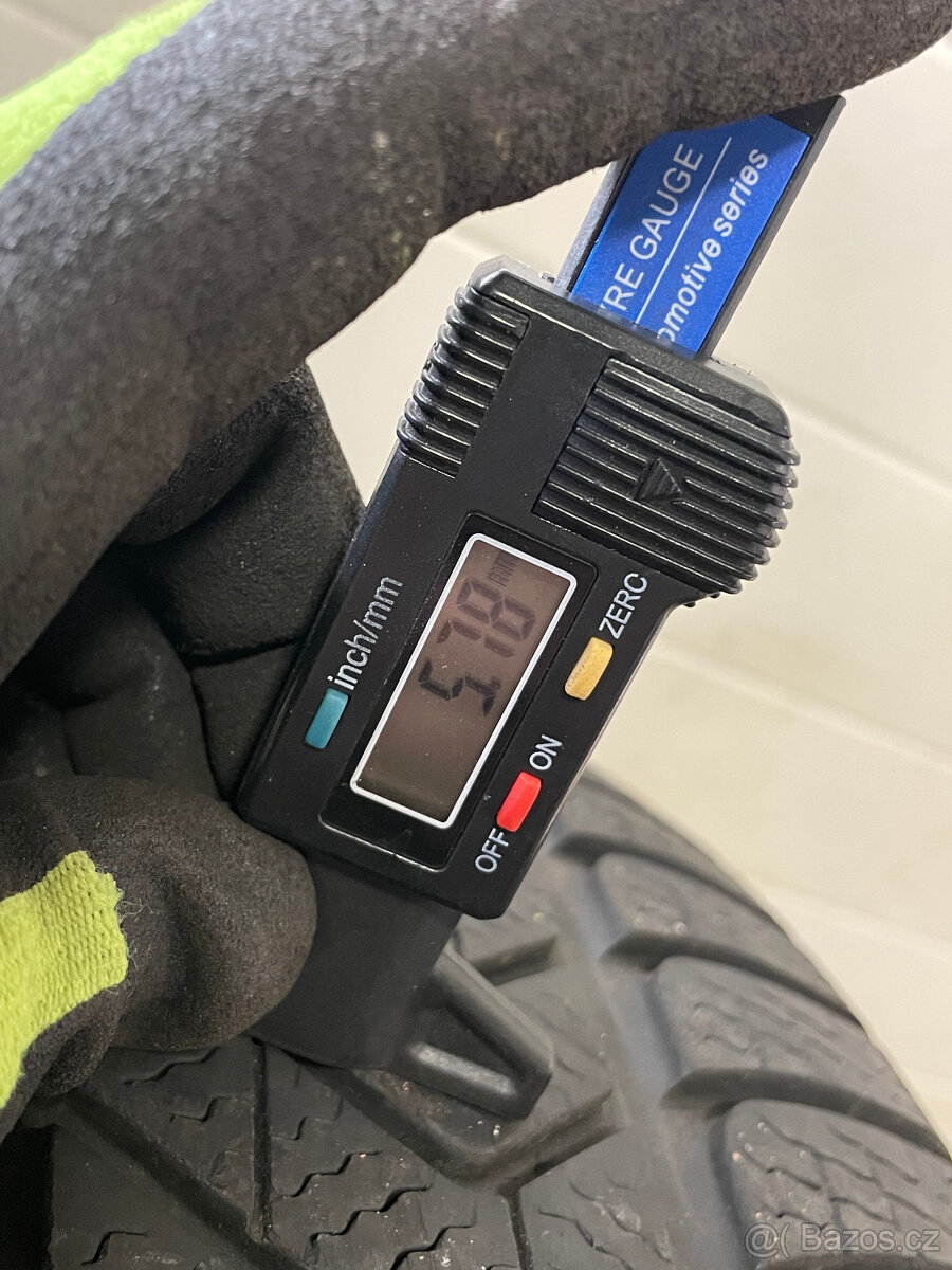 Pirelli Sottozero 3 245/45 R19 102V 2Ks zimní pneumatiky - 4