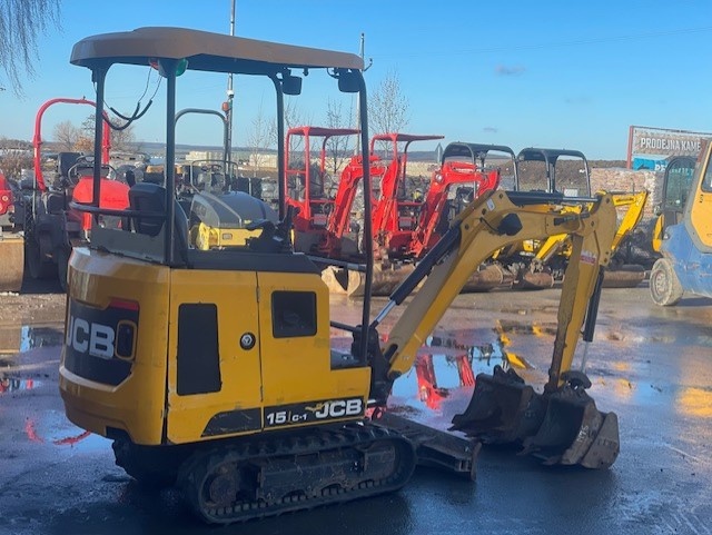 Pásový bagr JCB 15C-1 - 4