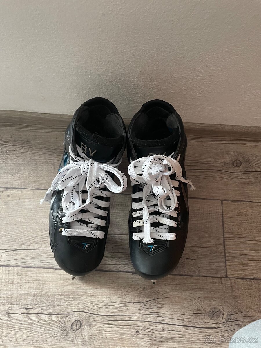 Profesionální brankářské brusle True Custom Two Piece - 4