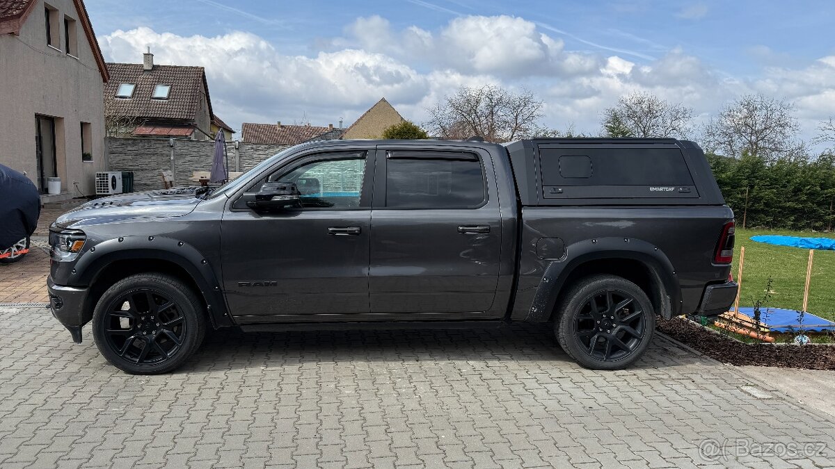 Dodge RAM 1500 laramie 5.7 V8 původ ČR
