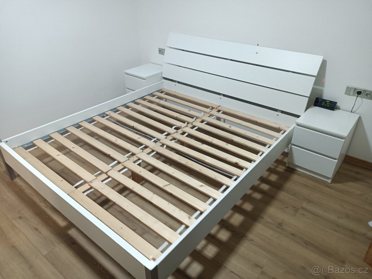 Manželská postel 180 x 200 s nočními stolky - 4