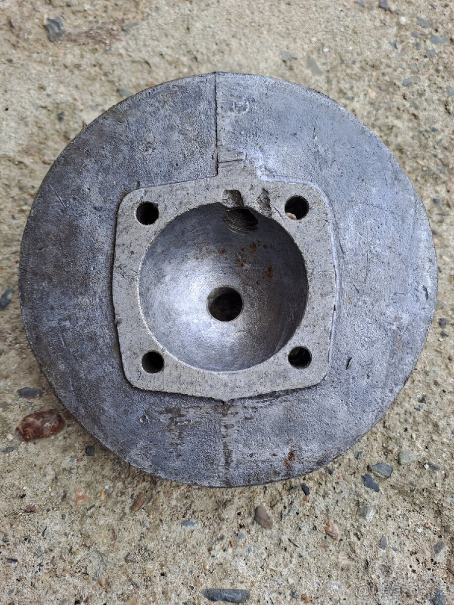 Hlava motoru Čz 98 - 4