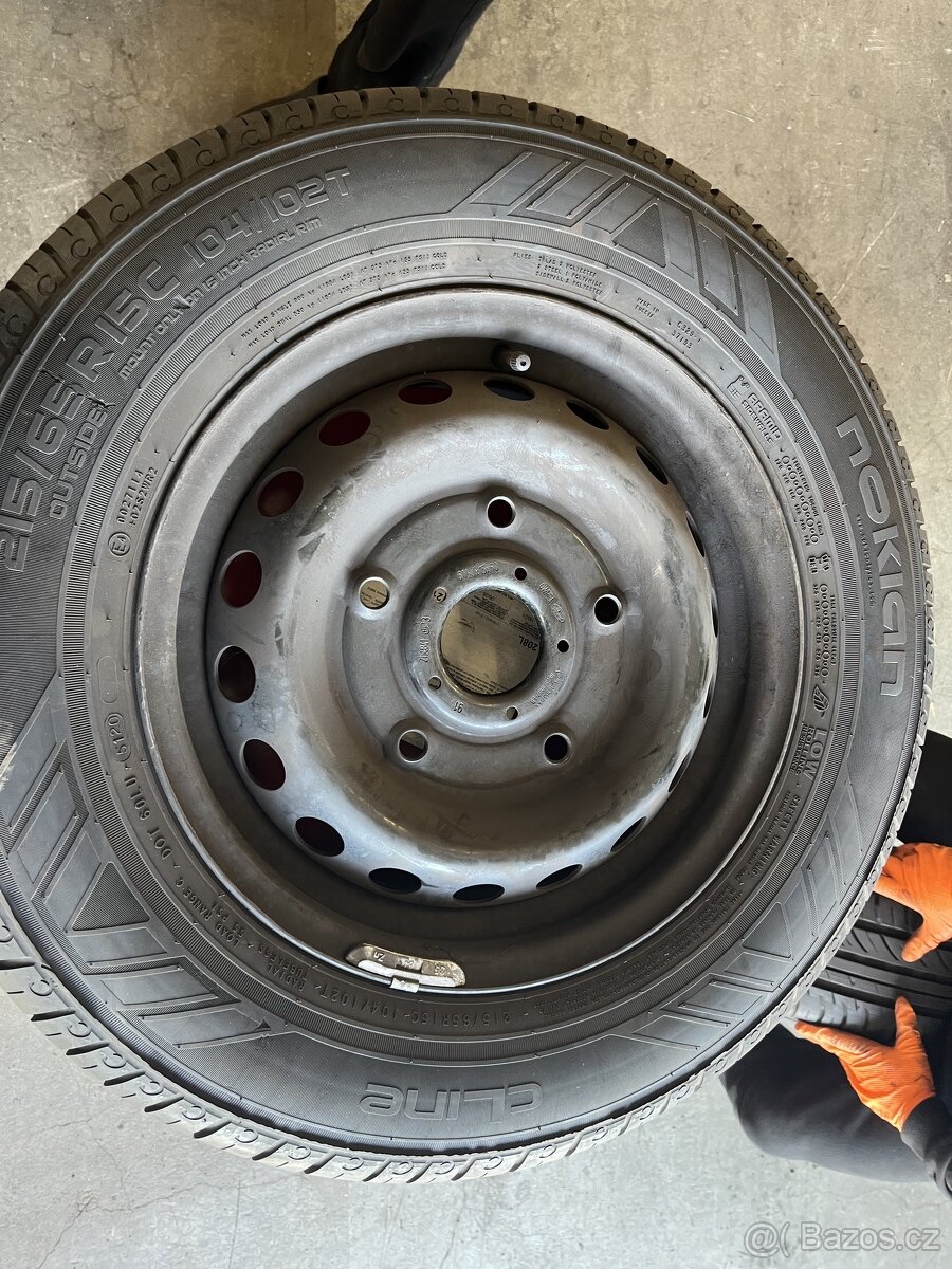 Prodám sadu pneu FORD NOKIAN 215 65 R15 C - 4