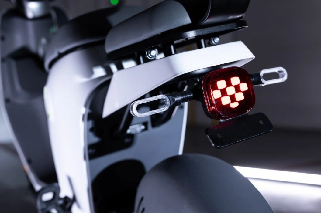 Elektro skútr ViaGo TOKIO 500W bez nutnosti řidičského průk. - 4