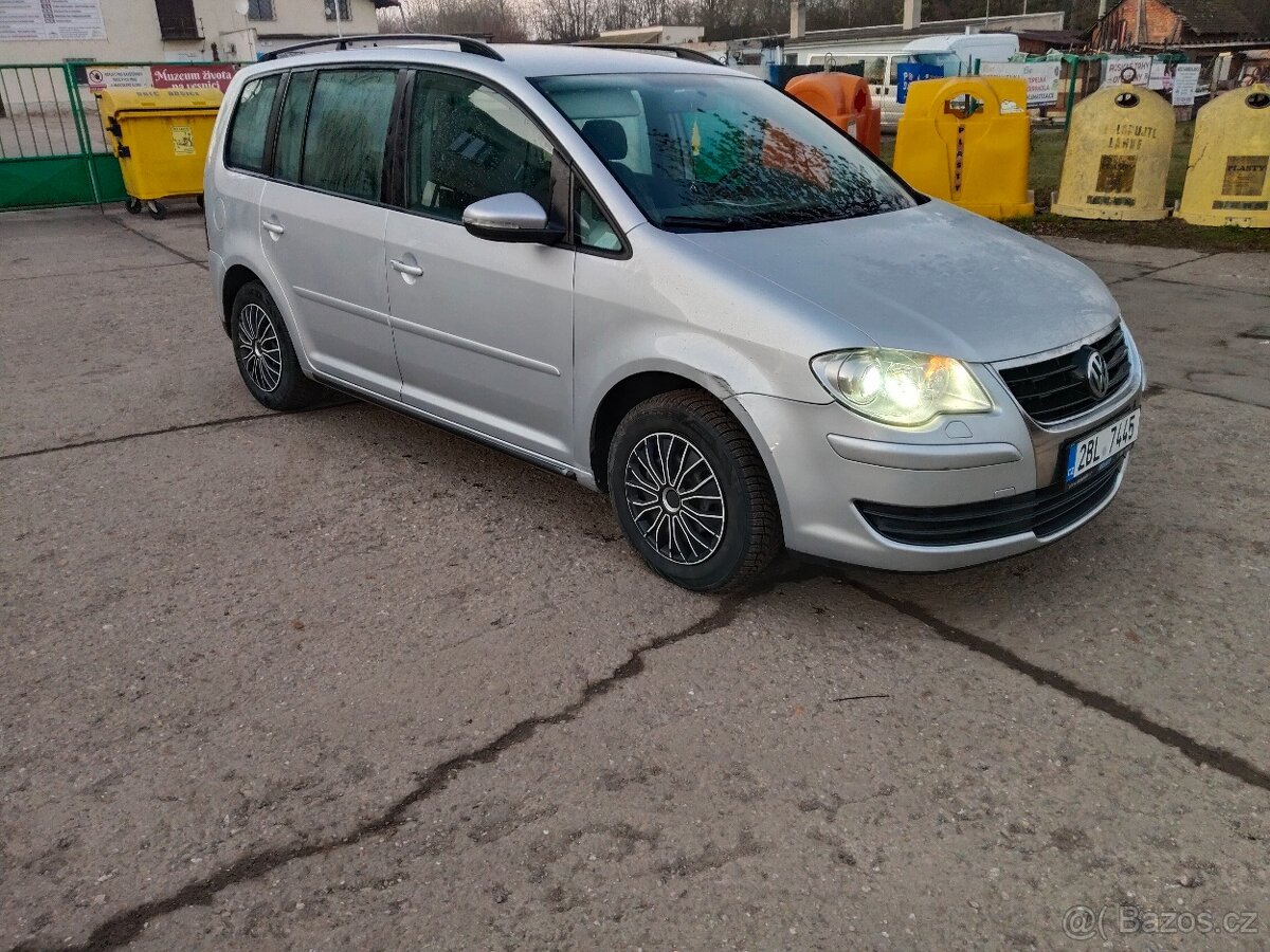 Volkswagen Touran 1.9tdi facelift - 4