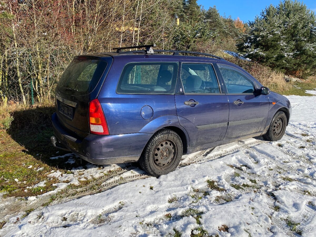 Ford Focus Mk1 1.6 Combi Ghia - 4