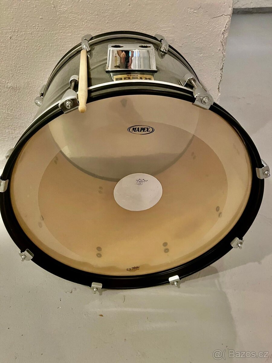 Buben na fandění. - 4