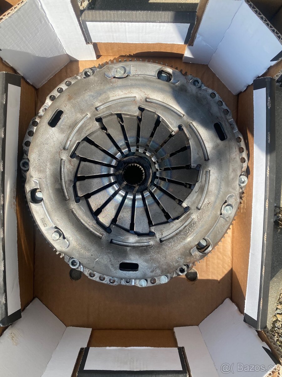 Díly motoru Vw 1.9 TDI 85kw typ AUY alterator,starter atd - 4