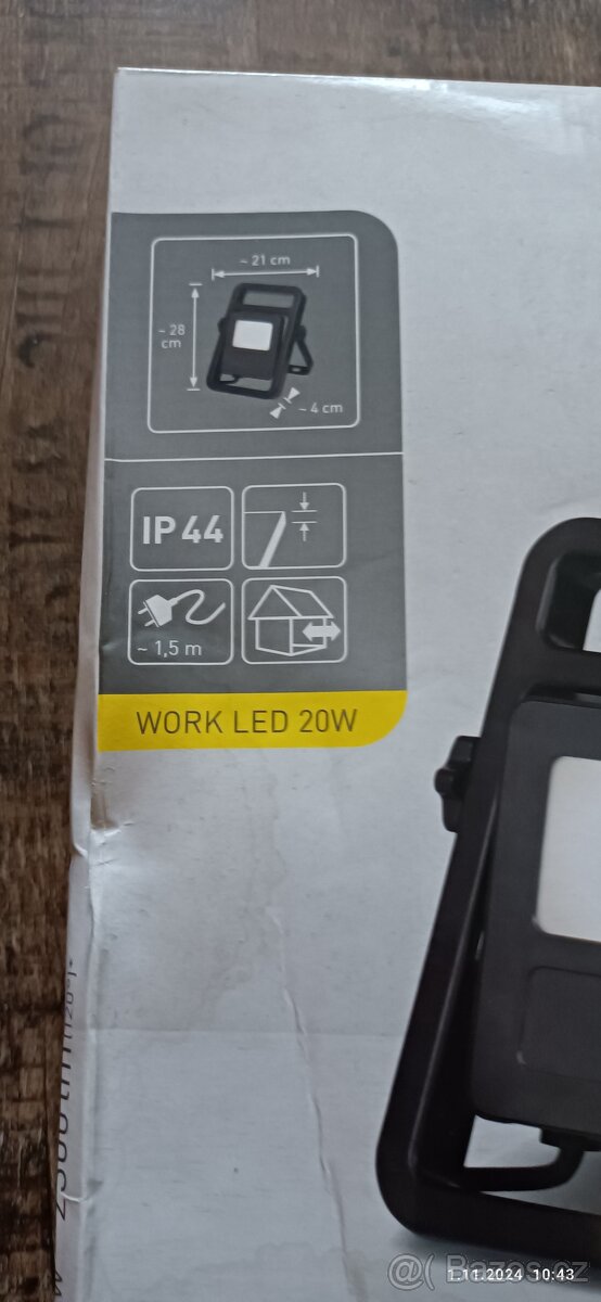 LED reflektor přenosný 10W - 4