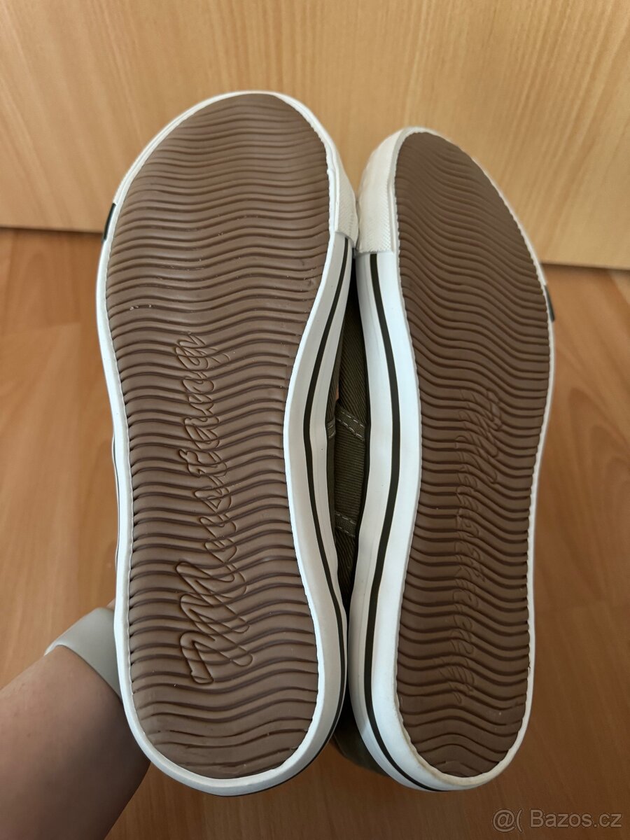 Pánské plátěné slip on tenisky Mustang vel. 43 - 4