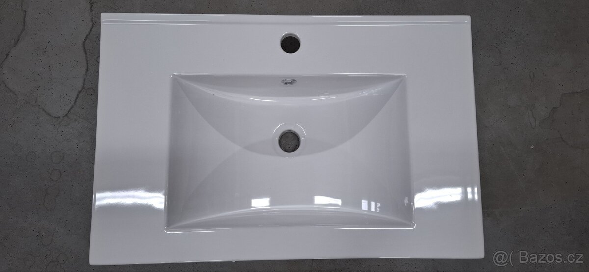 Nové bílé umyvadlo na skříňku 70x45 - 4
