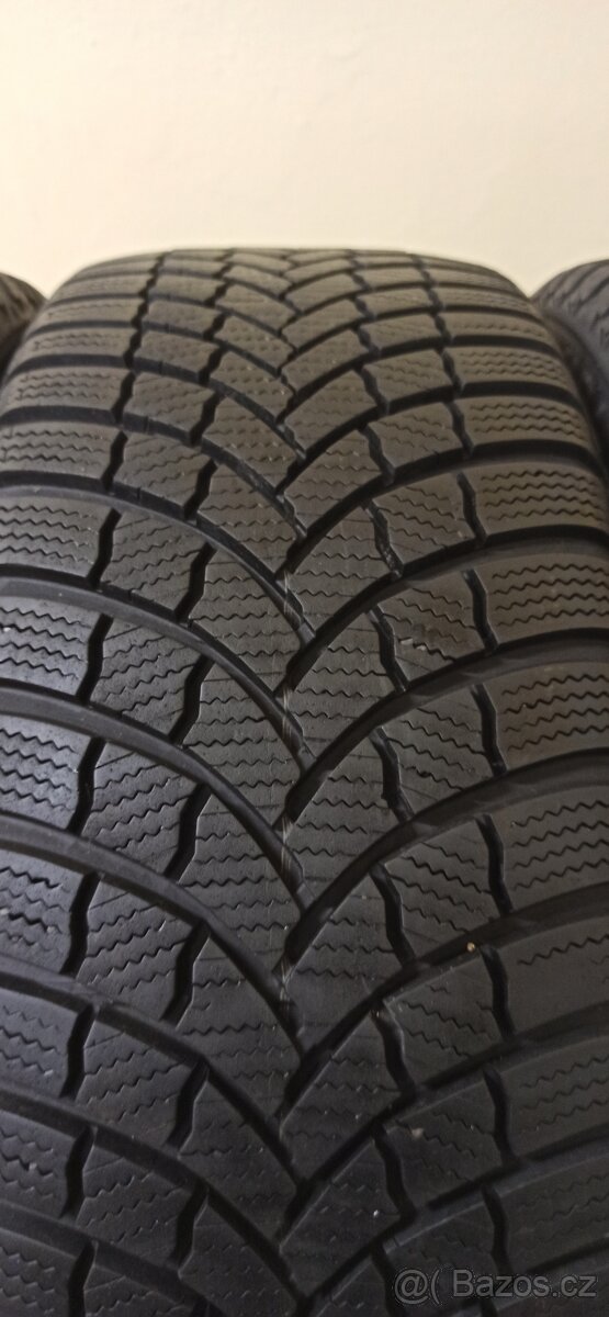 Bridgestone Blizzak LM001 205/55 R16 91H 5,5-6,5mm - 4