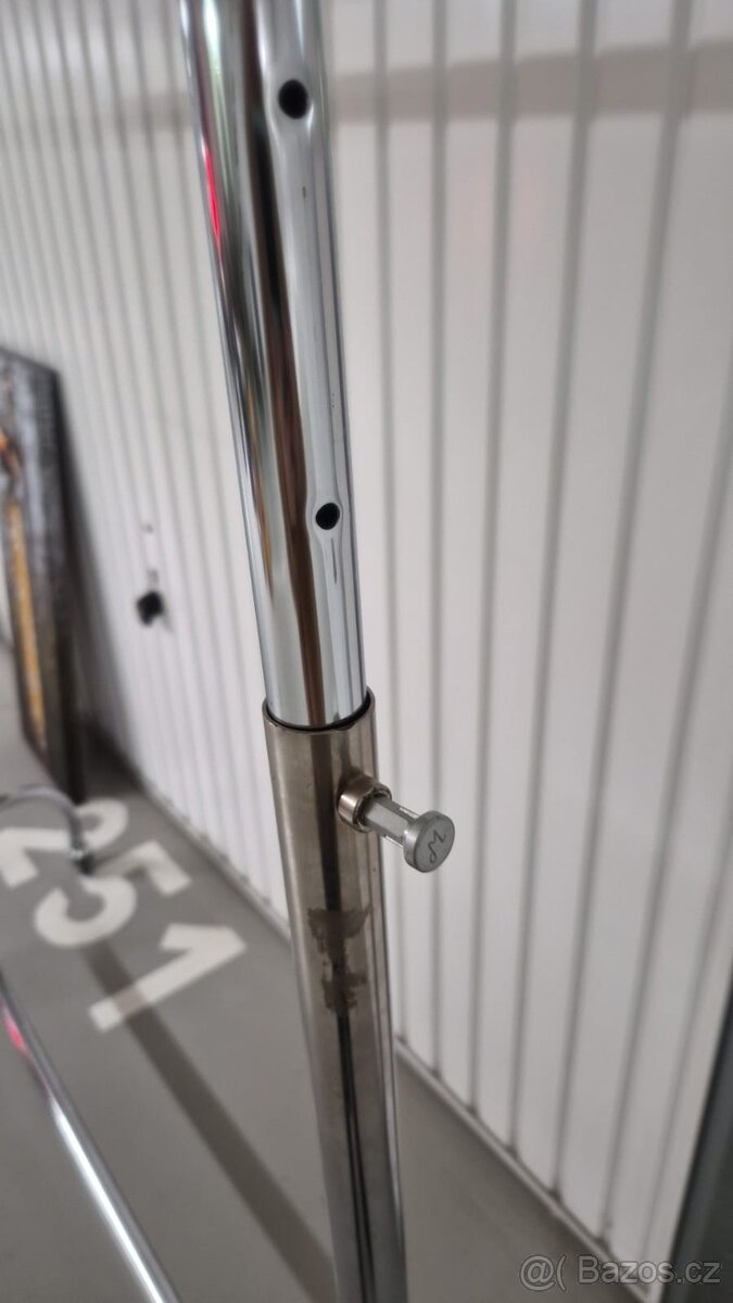 Nerezový stojan na oblečení - 4