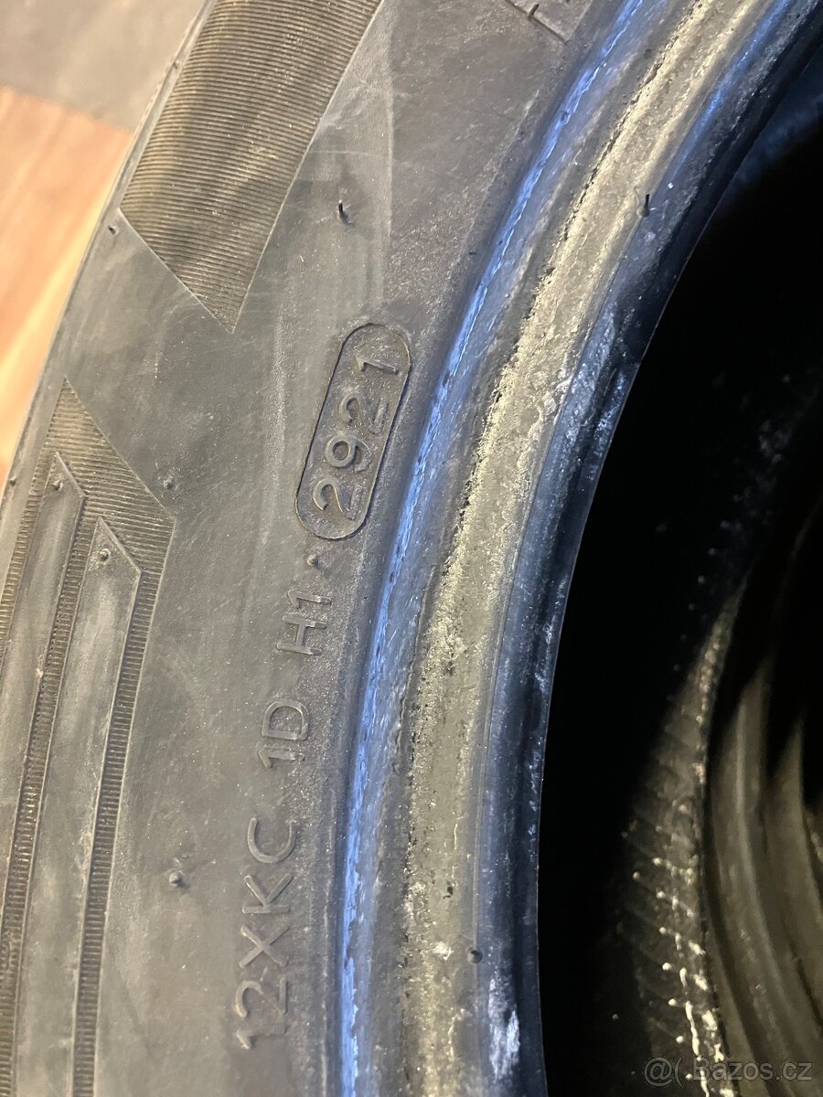 Hankook winter icept LV 225/55R17C - 4