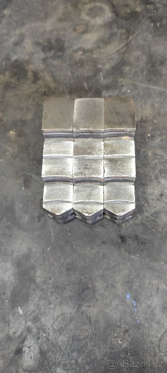 Upínací hlava k soustruhu - 4