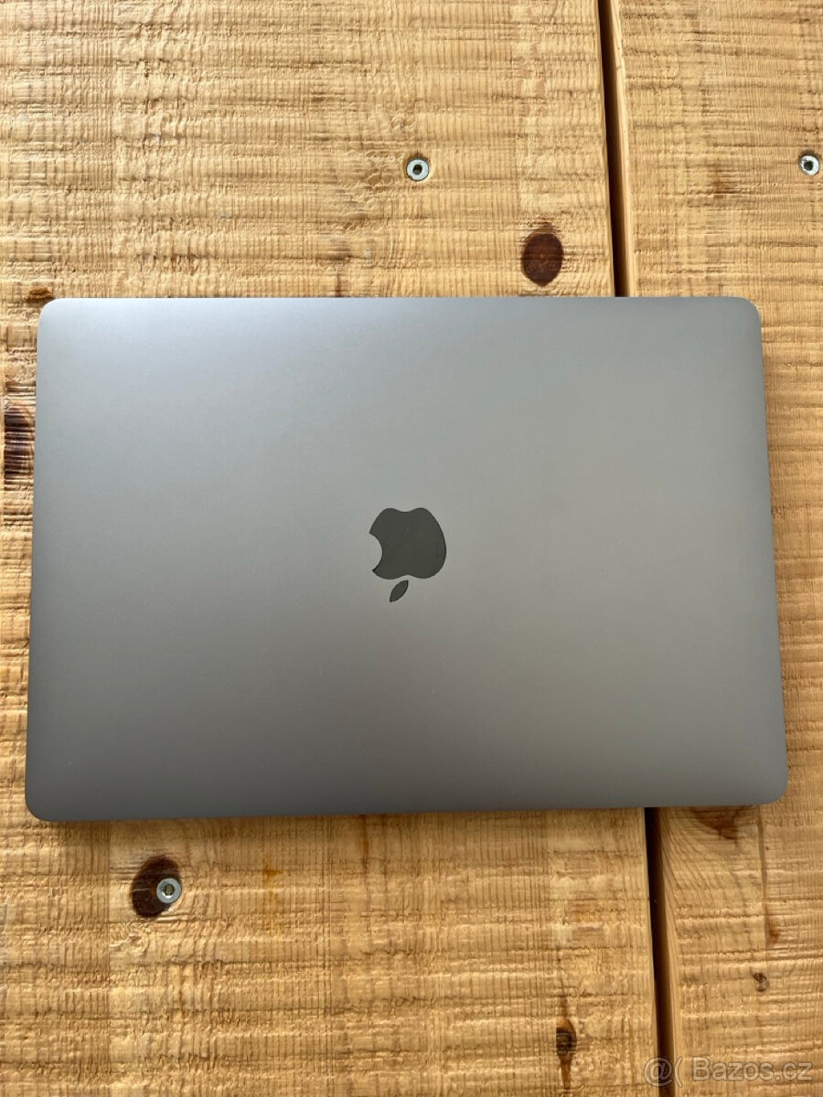 MacBook Pro 13" 2020 M1 / 16GB / 512GB - 4