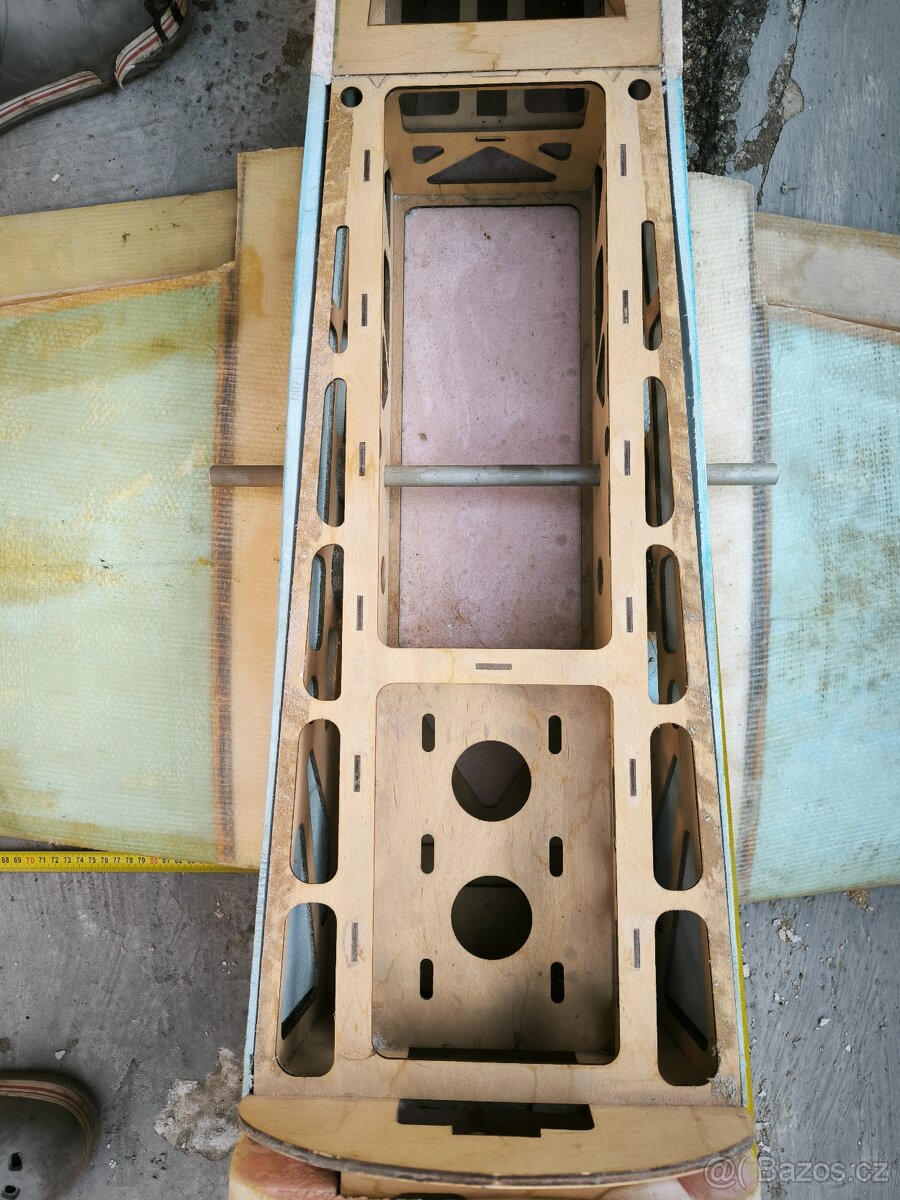 Prodám rozestavěný model letadla - 4