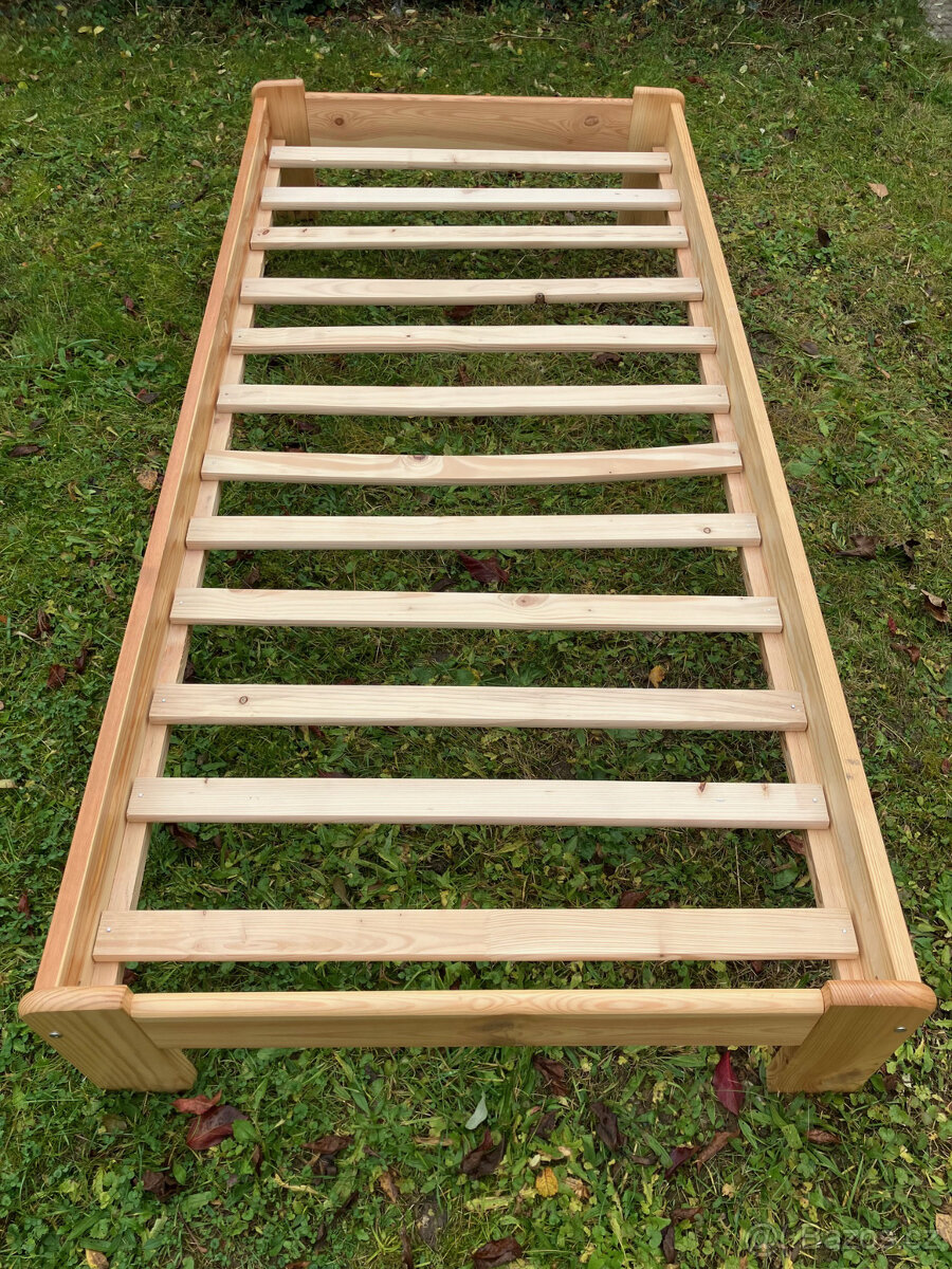 Jednolůžková postel z masivu 90x200cm, matrace a rošt - 4