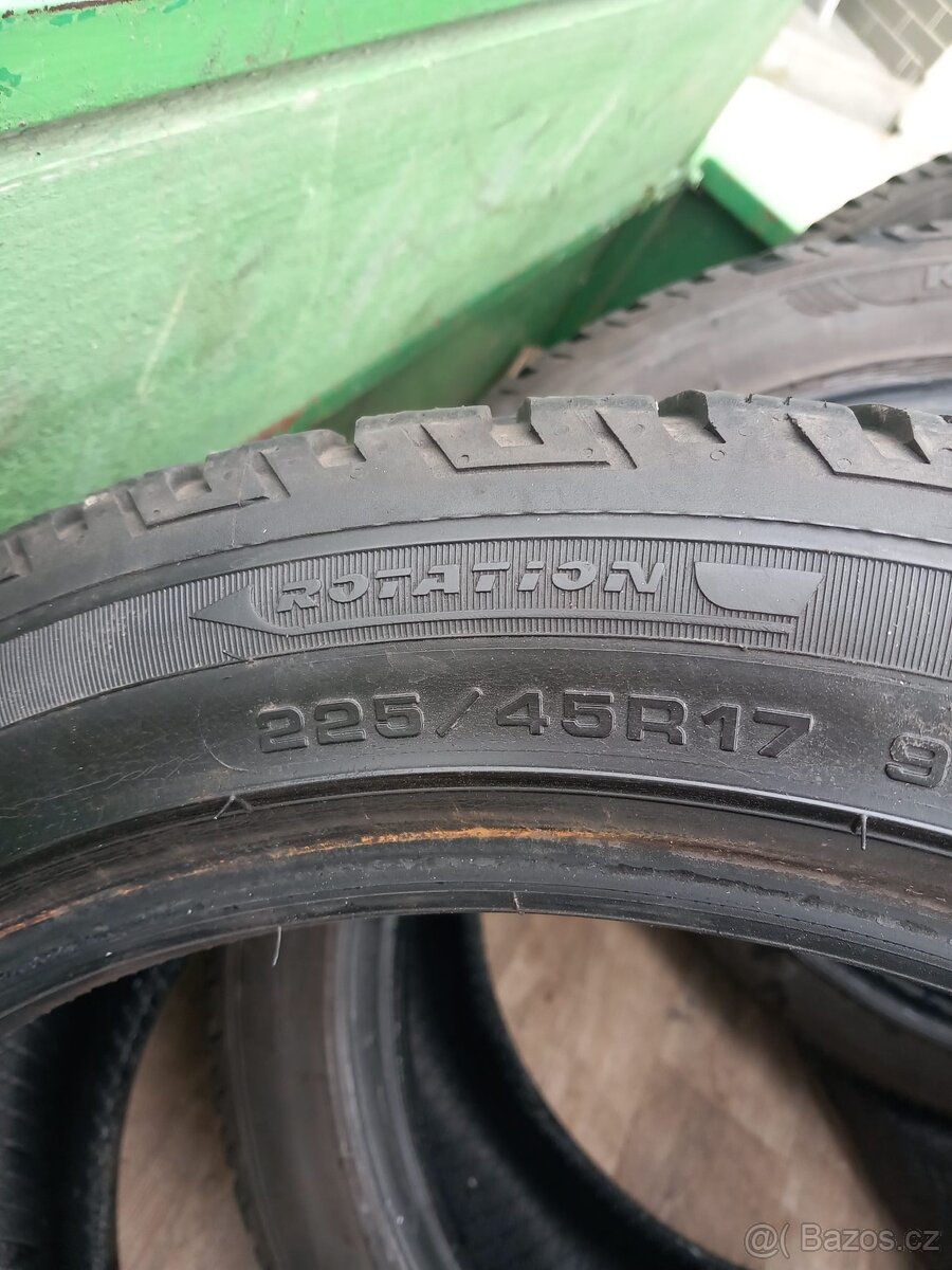 Prodám zimní pneumatiky Fulda 225/45 R17 – 4 ks - 4