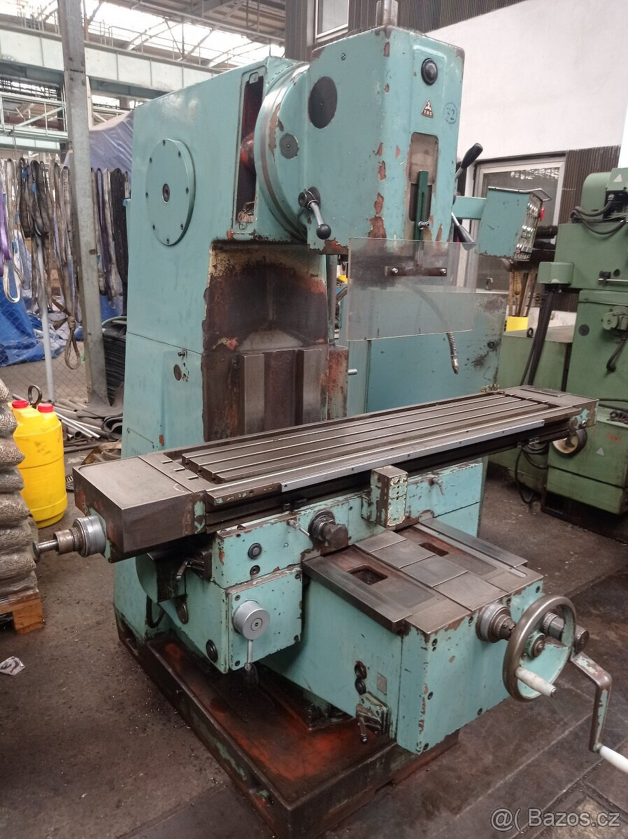 Svislá frézka FGV 32 - 4