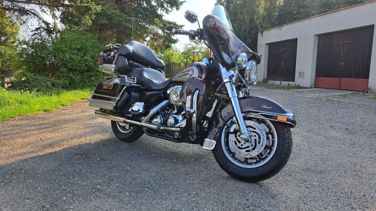 Harley-Davidson FLHTCU Ultra Classic Electra Glide - 4