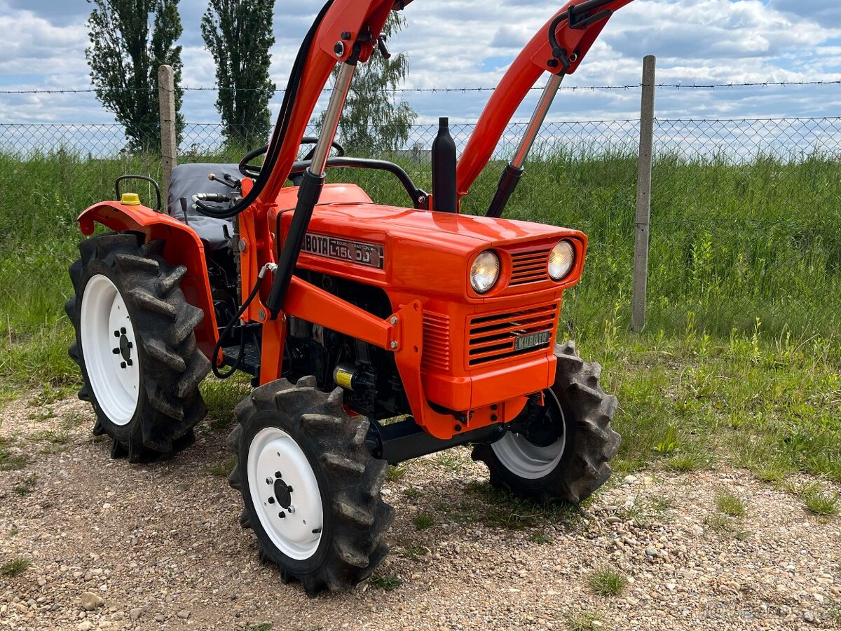 Prodám Kubota L1500 4x4 s originálním nakladačem - 4