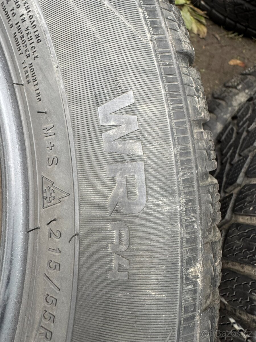 1004. 2x zimní pneu nokian 215/65 r17 ( cca 6 mm) - 4