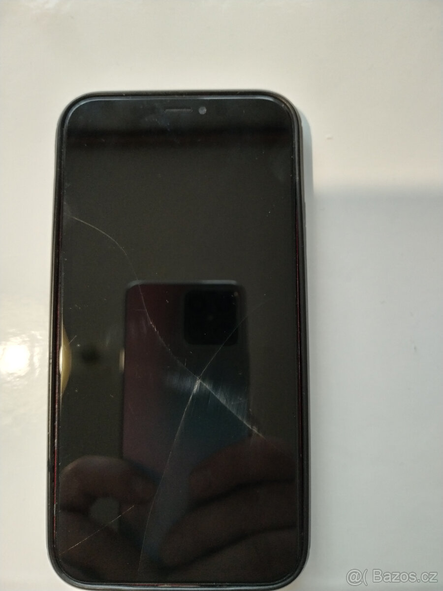 Apple iPhone XR 64GB - 4