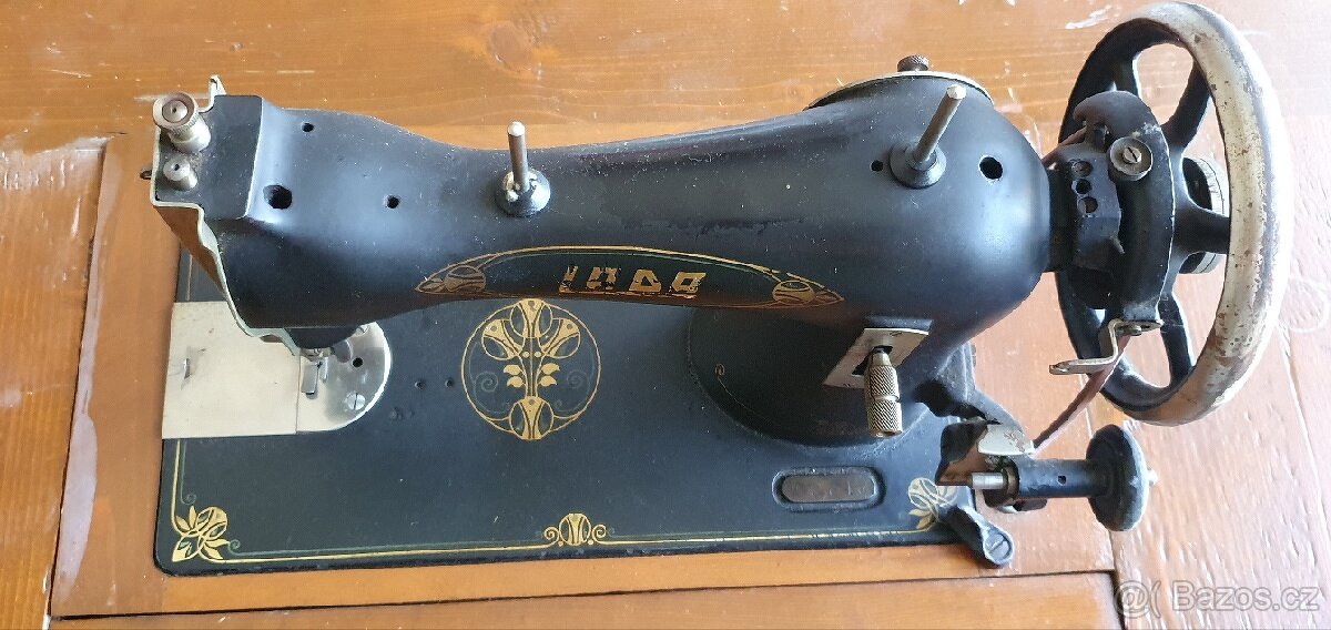 Šlapací šicí stroj Lada - 4