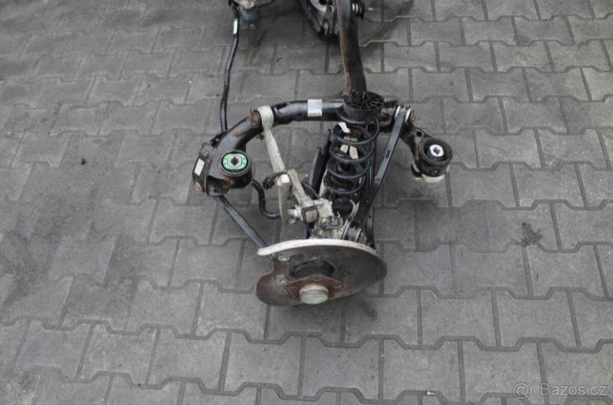 Audi A4 B9 zadní náprava nápravnice - 4