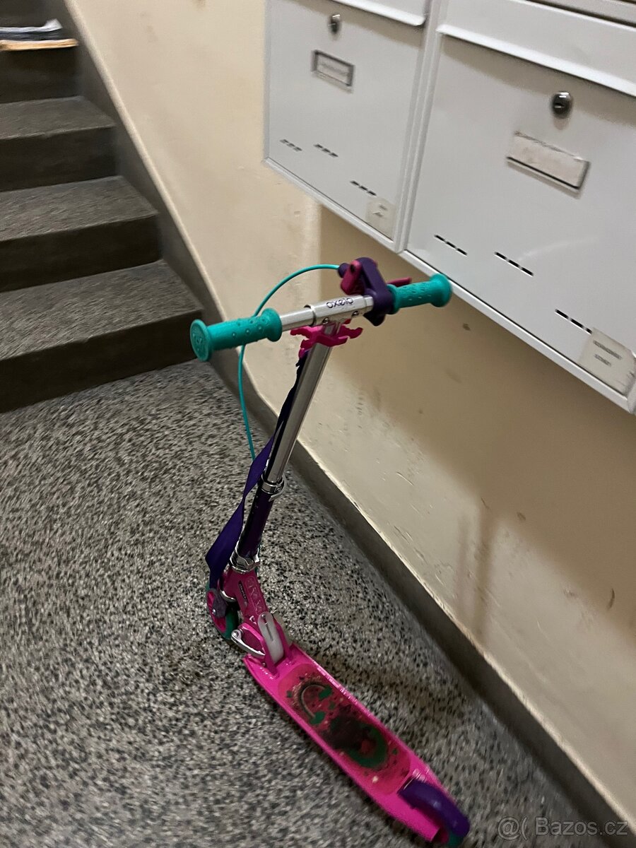 Dětská koloběžka Oxelo s brzdou - 4