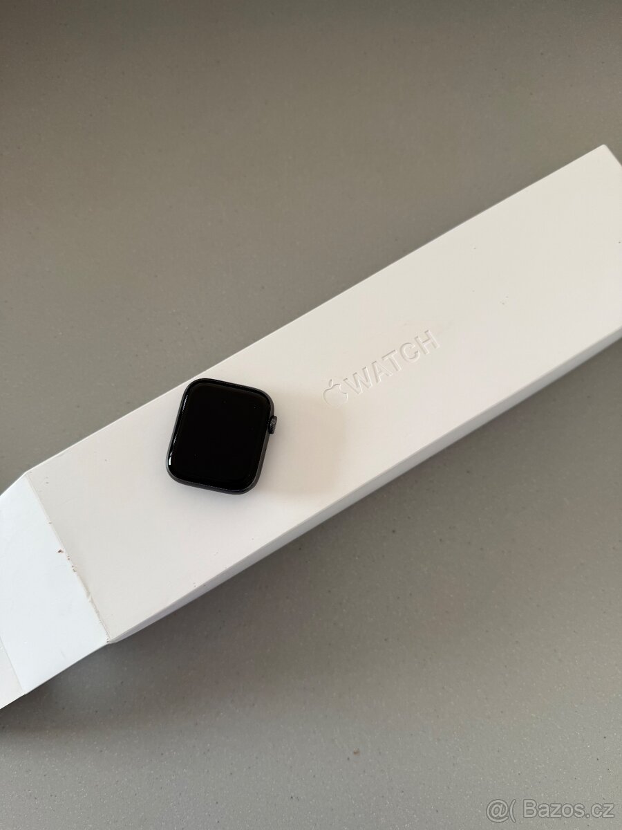 Apple Watch Series 4 - Space Grey - 4