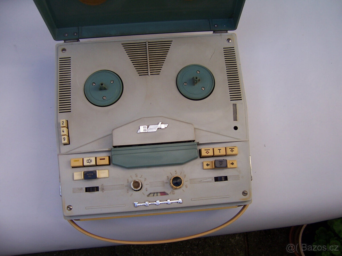 kotoučový magnetofon B 4 v látkovém obalu - 4