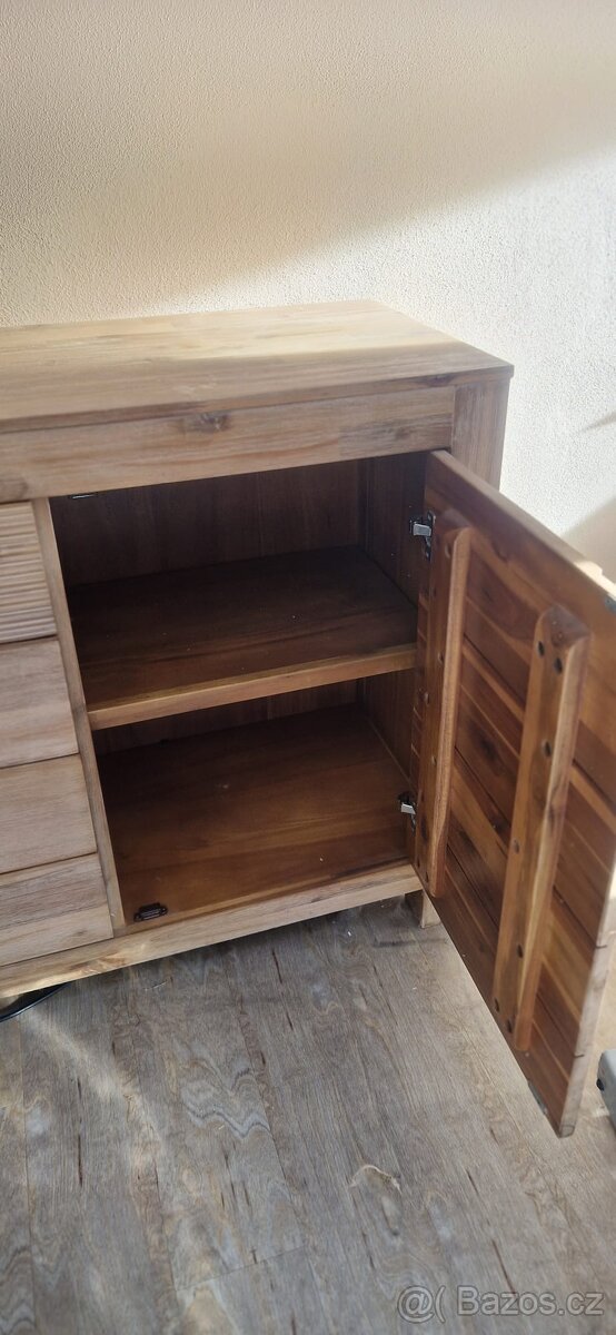 🌿 Masivní komoda z přírodního dřeva – 4 zásuvky + 2 dvířka - 4