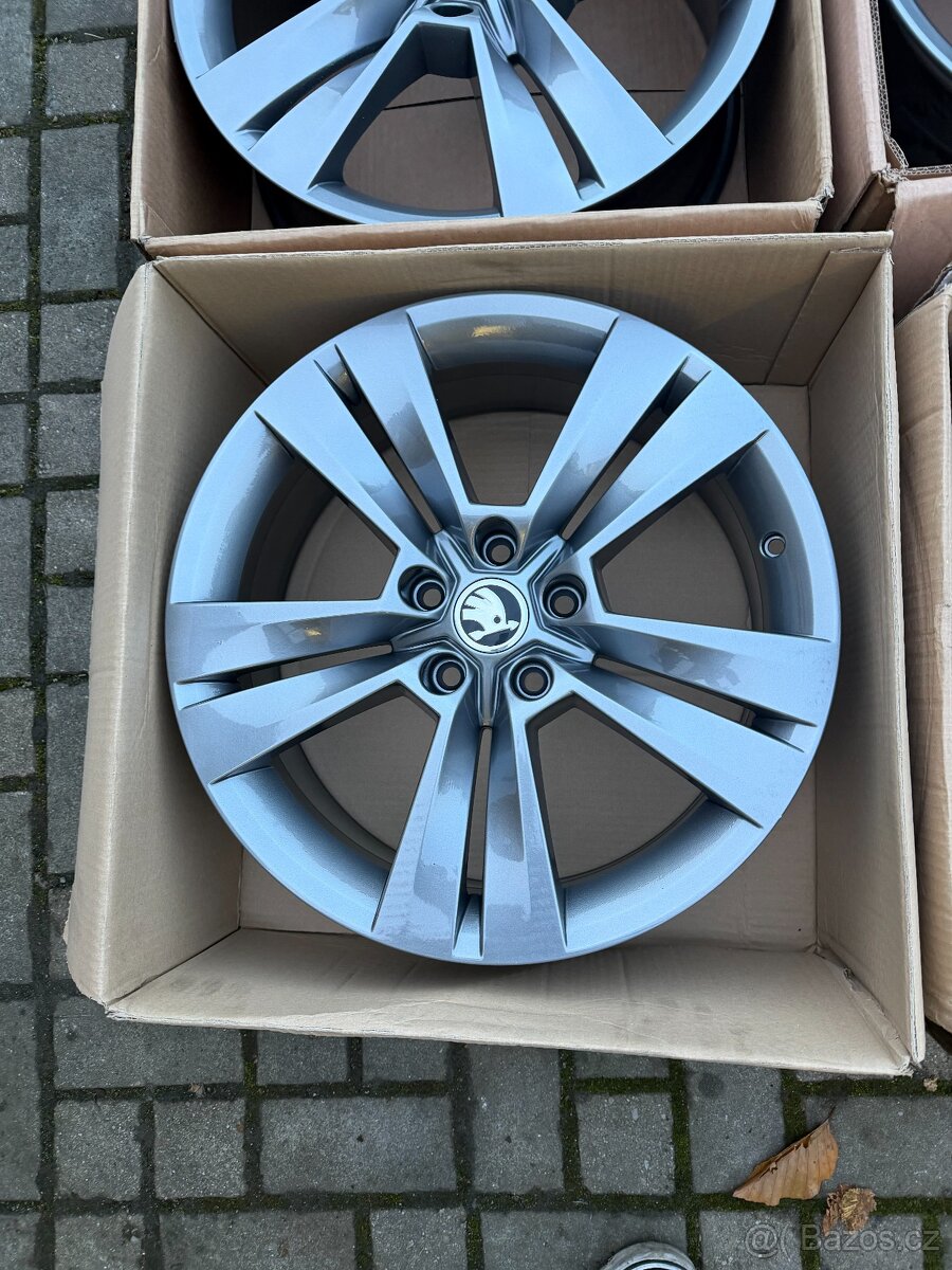 ORIGINÁL Alu Škoda MYTIKAS R18, 5x112 - TOP STAV - 4