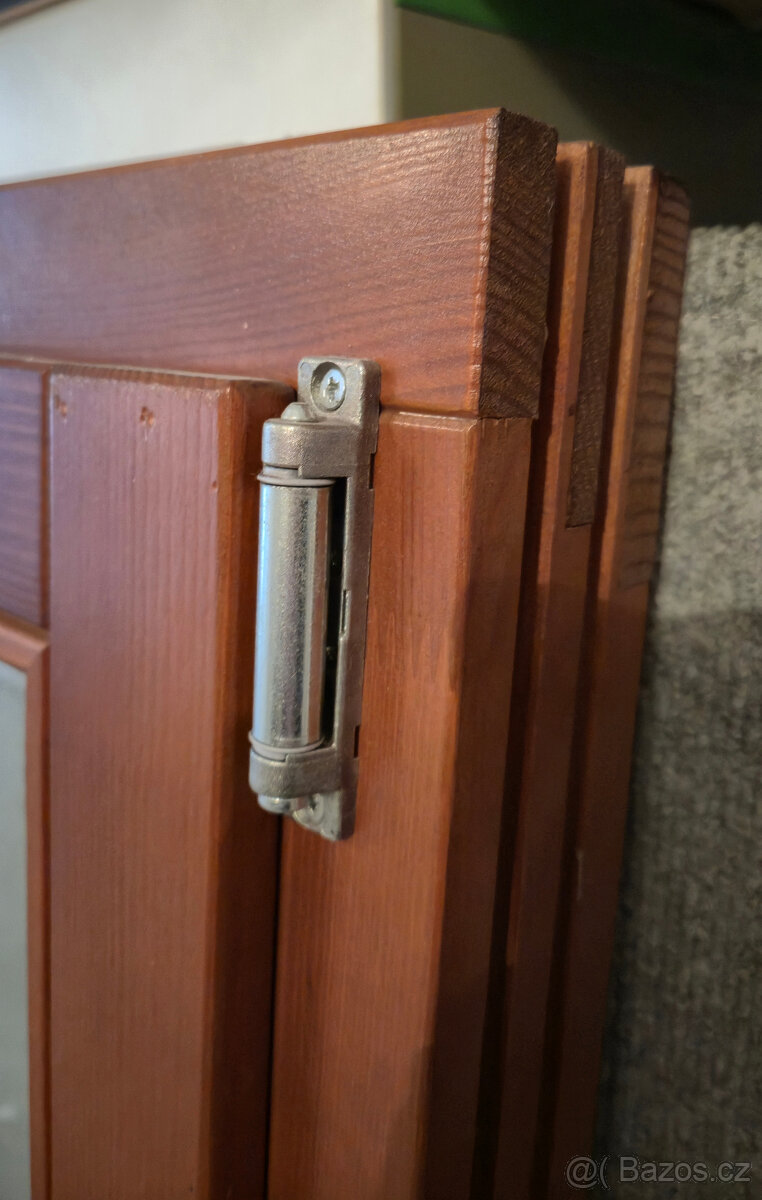 Dřevěné okno 58x97 + dvojsklo - 4