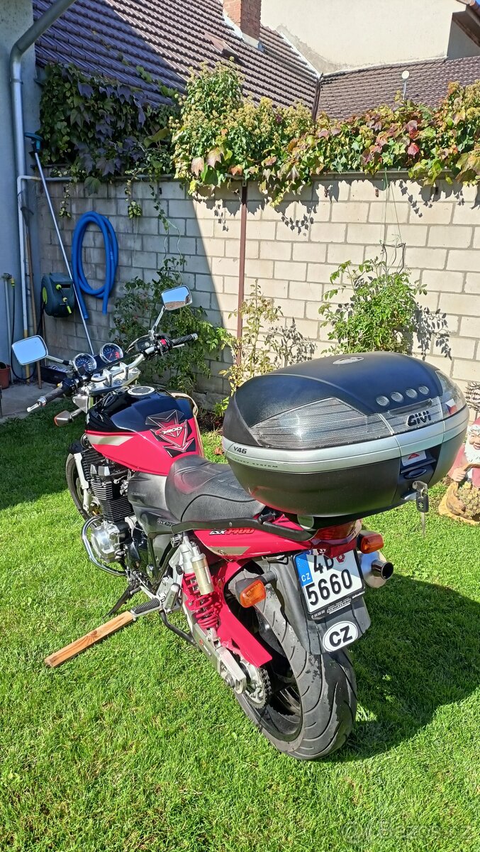 Suzuki GSX1400 - 4