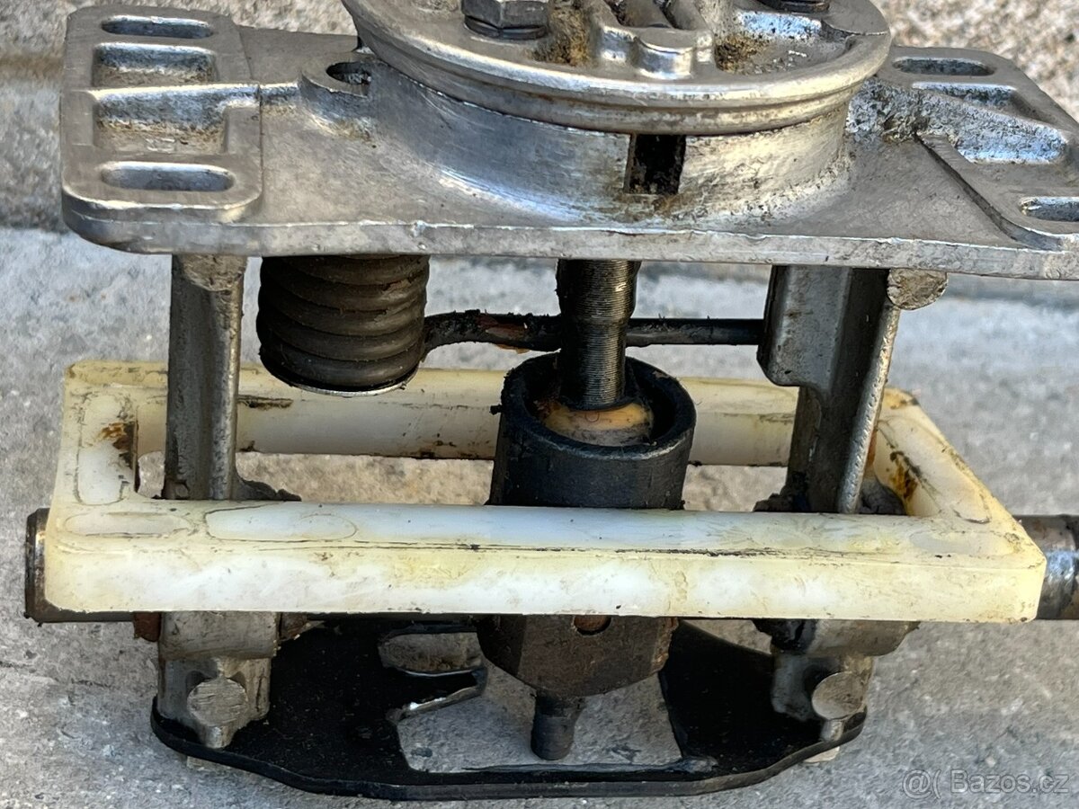 ŠKODA 130 - 136 RAPID, kulisa řazení 5kvalt - 4