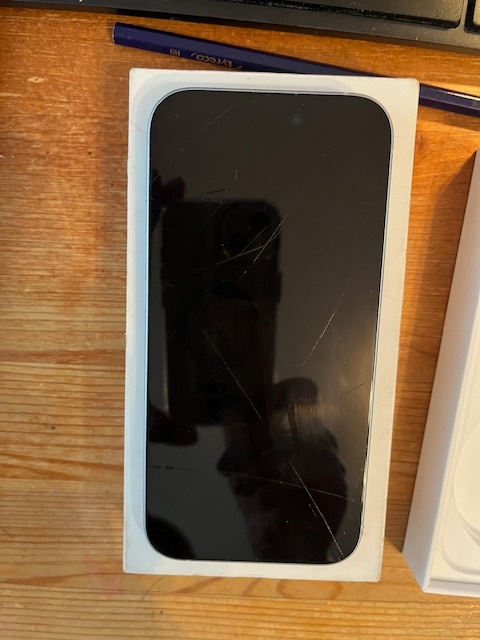 Mobilní telefon iPhone 15 128GB modrá - 4