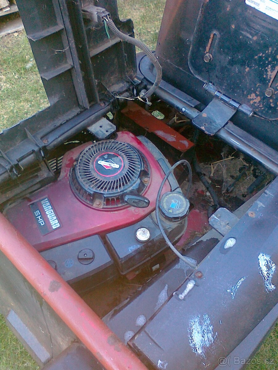 Zahradní traktůrek rider - 4