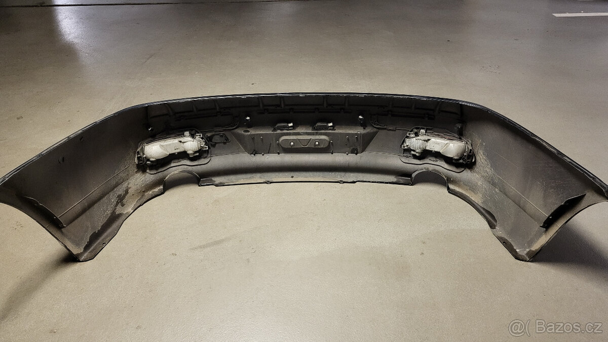 Prodám zadní nárazník pro BMW E63 645CI - 4