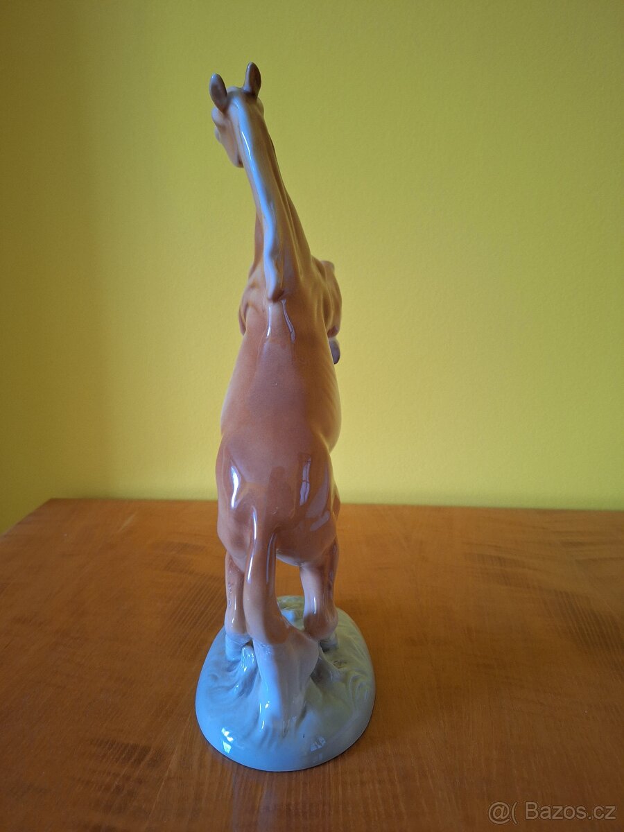Kůň velká porcelánová socha Royal Dux Duchcov - 4
